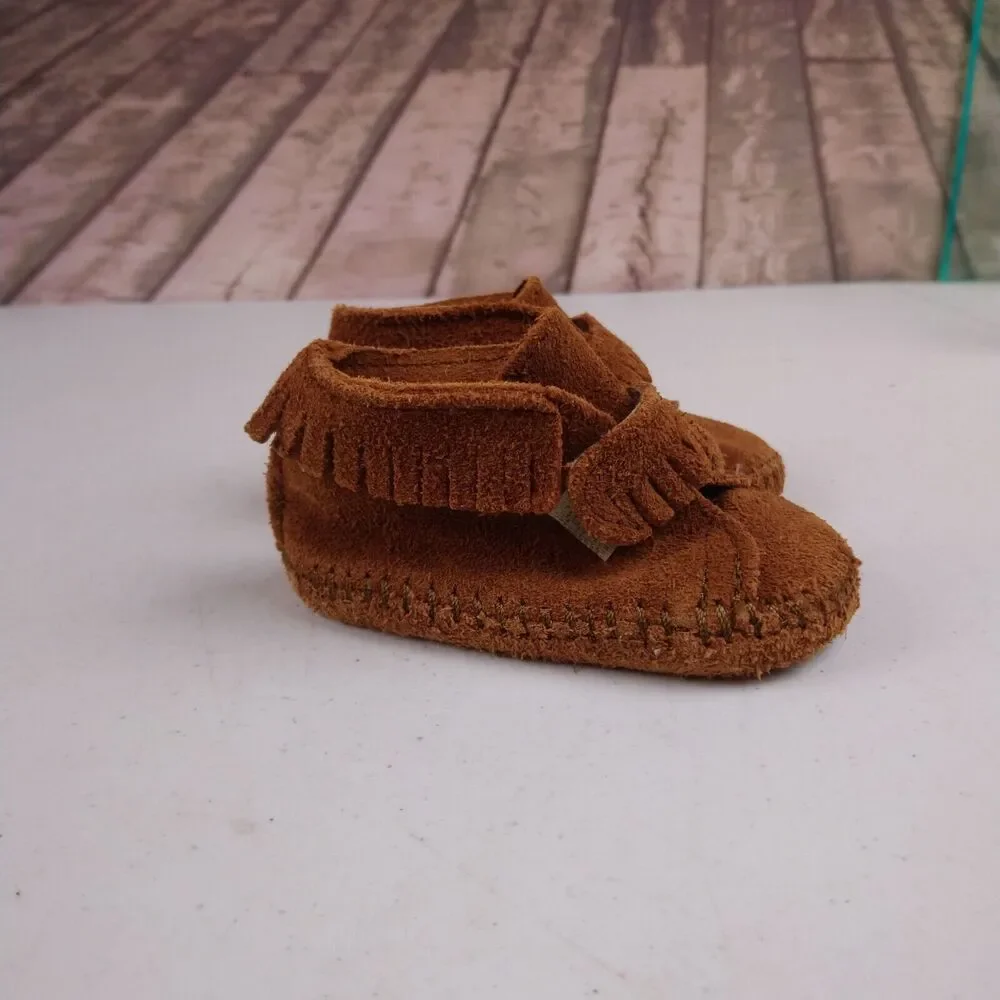 Minnetonka Moccasins 1122 - Infants Front Strap Bootie - Brown Suede Size 2